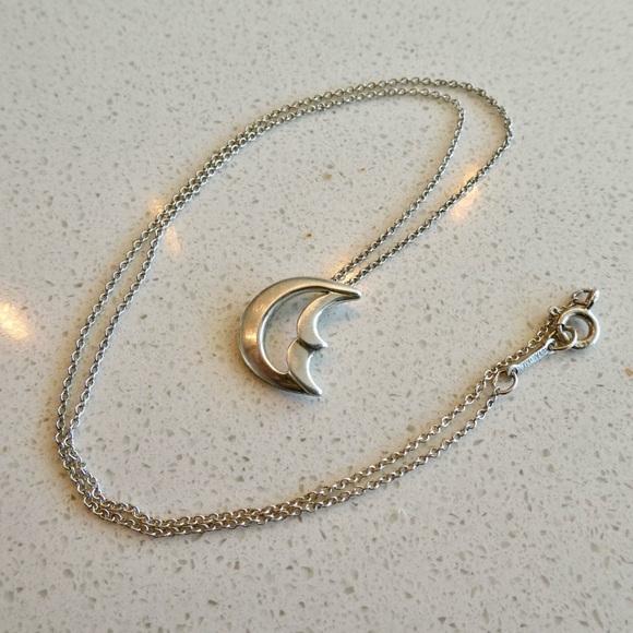 Tiffany & Co Paloma Picasso Sterling Silver Crescent Moon Pendant Necklace - Picture 2 of 9